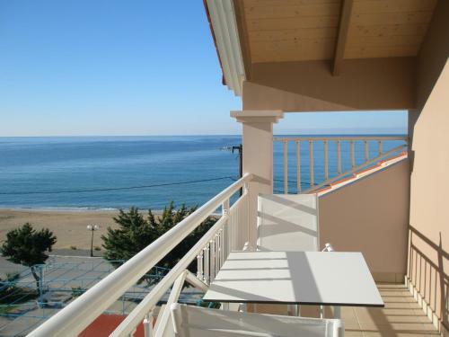 Hotel Whitesands Beach Resort