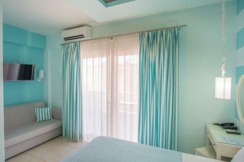 Hotel Whitesands Beach Resort