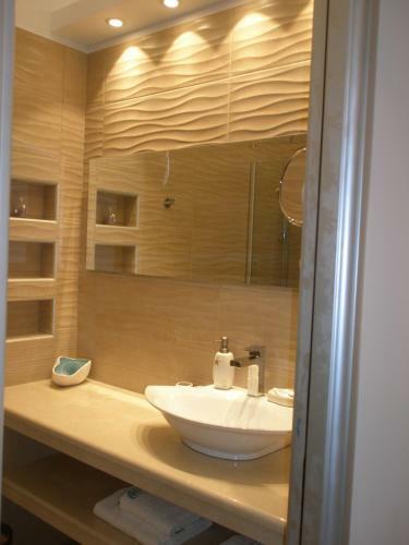 Hotel Whitesands Beach Resort