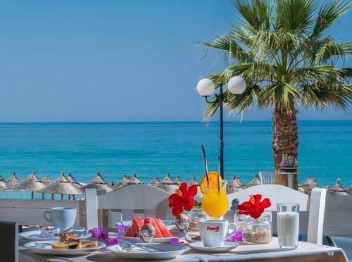 Hotel Whitesands Beach Resort