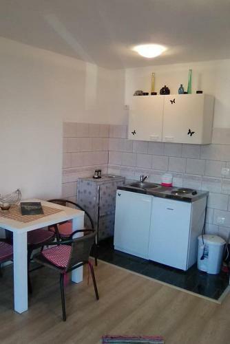Apartments By The Sea Mrljane, Pasman - 12955