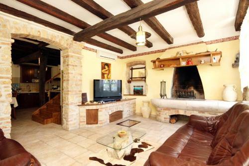 Luxury Villa With A Swimming Pool Punta Kriza, Cres - 3488