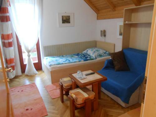 Hostal Aranyes? Vend�gh�z Csorbai