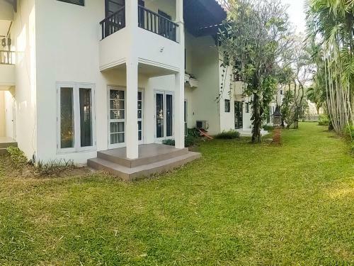 Apartamentos Whiz Residence Darmo Harapan Surabaya