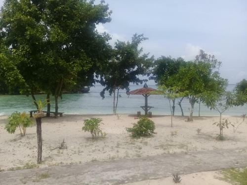 Posada Nusa Nalan Beach Resort