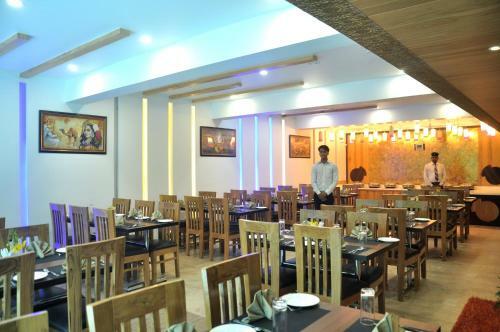 Hostal Hotel Sgt Plaza