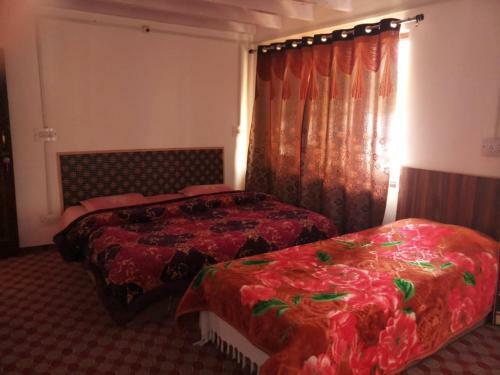 Hotel Island Pahalgam
