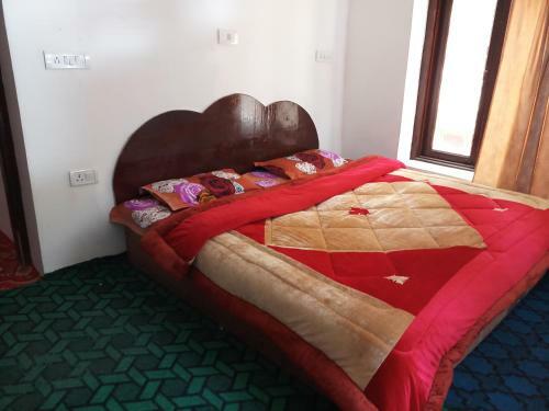 Hotel Island Pahalgam