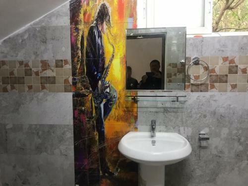 Hostal Nhoshring Guest House