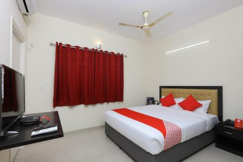 Hotel Oyo 13917 Daniel's Silver Oak Serviced Apartments