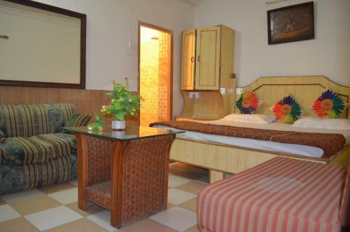 Hotel Centre Point Resorts & Club Palampur