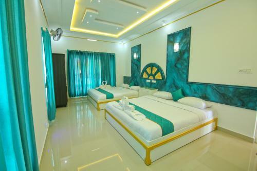 White Gold Palace