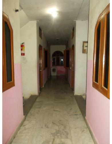 Hostal Crest Guest House