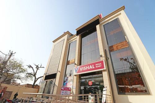 Oyo 12464 Hotel C Pearls