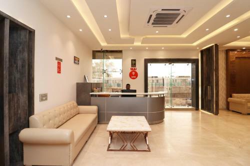 Oyo 12464 Hotel C Pearls
