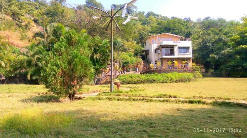 Hotel Giriraj Farm Hill Resort