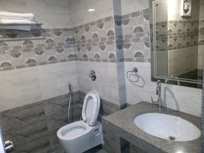 Hotel Ambika International Byndoor