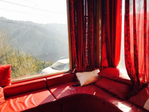 Ridgeview Homestay Near Lakkar Bazar