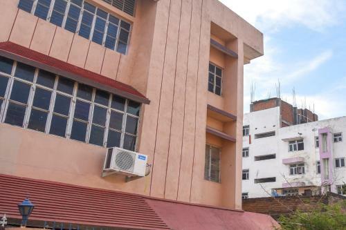 Oyo 15684 Hotel Vibrant Inn