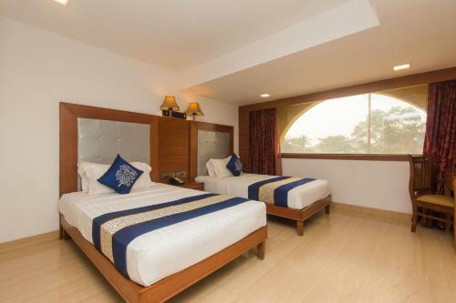 Golden Chariot Vasai Hotel