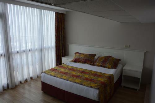 Grand Karot Hotel
