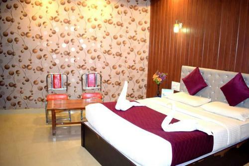 Hotel Double Bedded Room With A Single Cart Bed