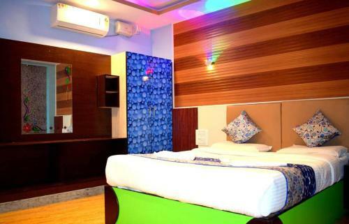 Hotel Double Bedded Room With A Single Cart Bed