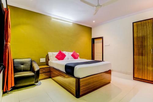 Hotel Capital O 46872 Gunwant Holidays