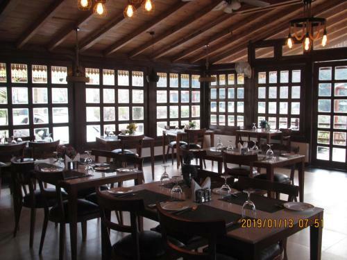 Hotel Econostay Misty Oaks