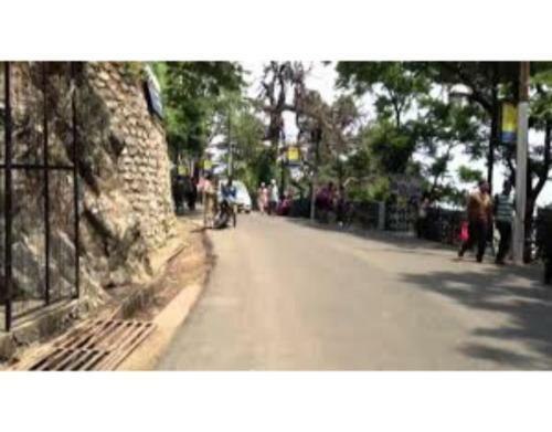 Hotel Deluxe Stay At Mall Road