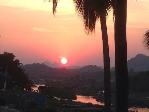Hostal Archana Guest House River View