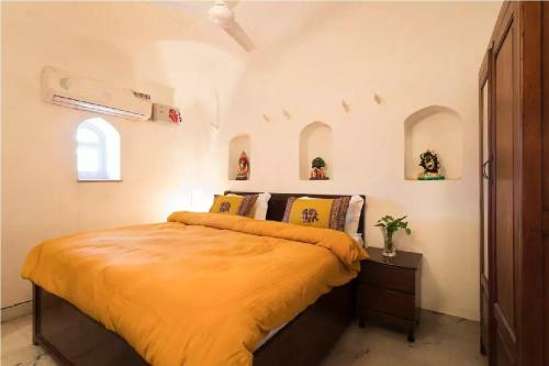 Villa Hostie Lal Darwaza-100 Yr Old Manor