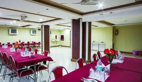Hotel Larica Holiday Inn Tarapith