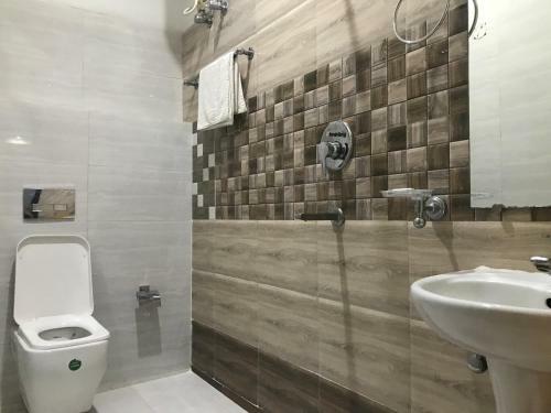 Hotel Minakshi International