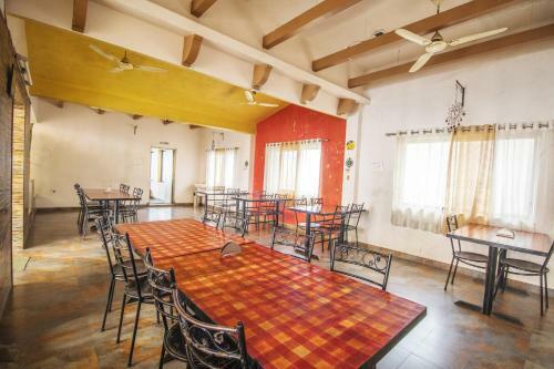 Hotel Bhimas Paradise