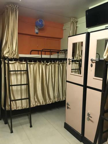 Hostal Ashirwad Guest House (male Only)