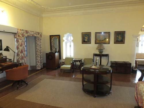 Hotel Udai Bilas Palace