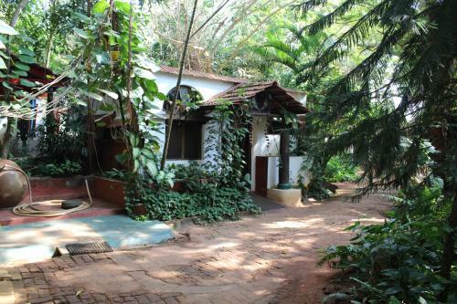 Hostal Sharnga Guest House
