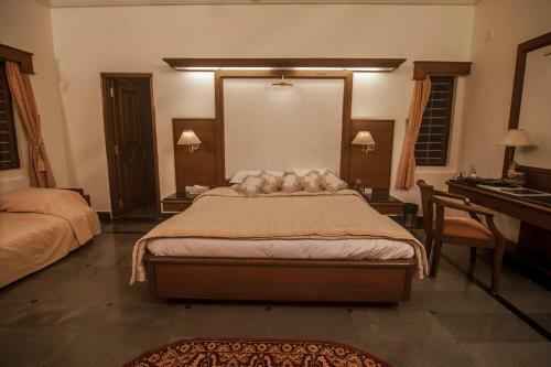 Siddhanta Manor