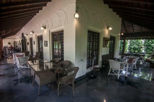Siddhanta Manor