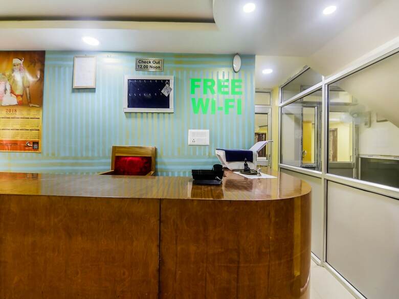 Oyo 27073 Hotel Grand Silicon