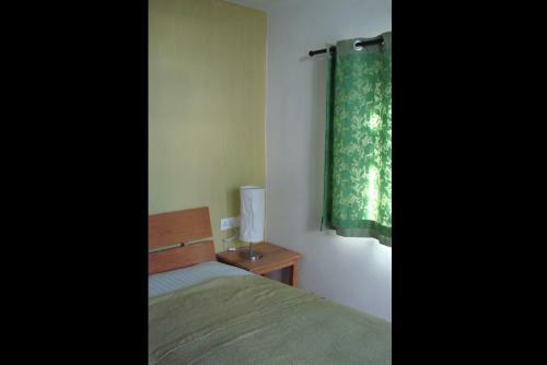 The Olive Room Stay - Two Chimneys Gethis
