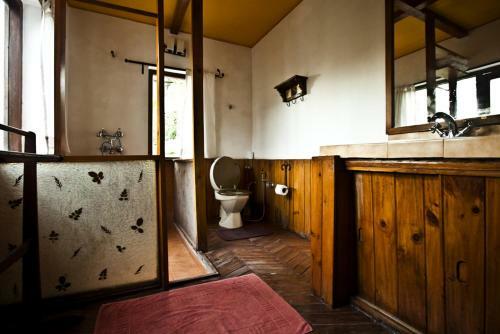 The Olive Room Stay - Two Chimneys Gethis