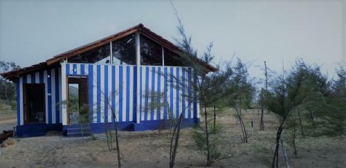 Hotel 5 Mile Beach Resort