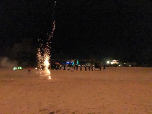 Hotel 5 Mile Beach Resort