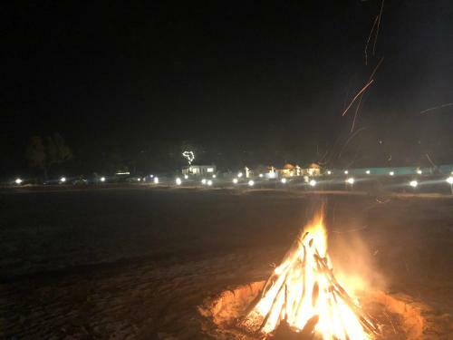 Hotel 5 Mile Beach Resort