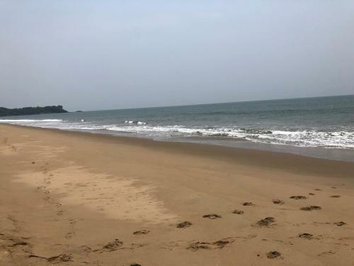 Hotel 5 Mile Beach Resort