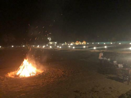 Hotel 5 Mile Beach Resort