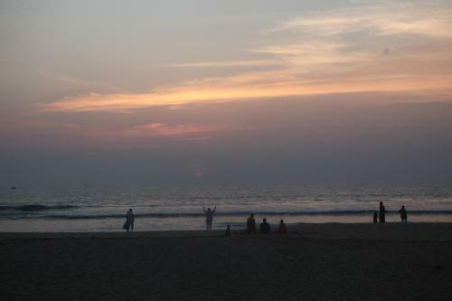 Hotel 5 Mile Beach Resort