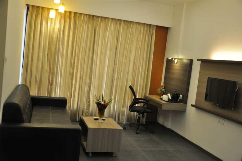 Mango Hotels Tansha Regal